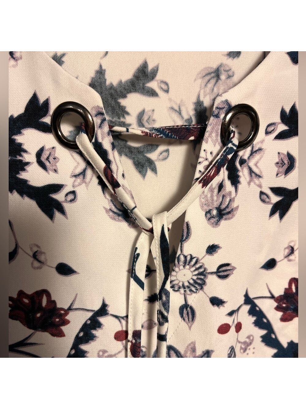 🎉Host Pick🎉 Cleo petites XS TP sleeveless abstract floral tank top blouse - Picture 3 of 6